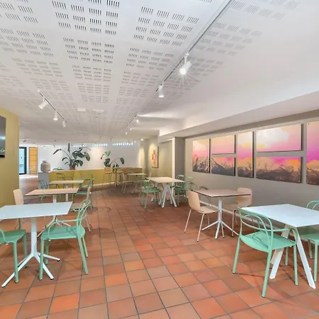 B&B Hotel Alba Отель