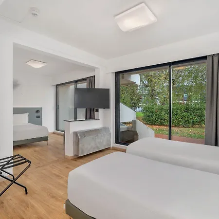 B&B Hotel Alba מלון 3*