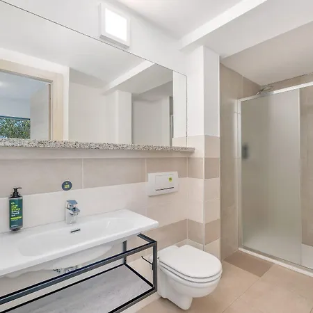 מלון B&B Hotel Alba