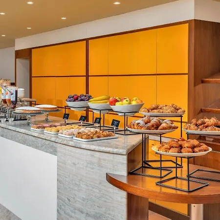 Отель B&B Hotel Alba