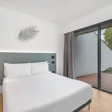 B&B Hotel Alba 호텔 알바