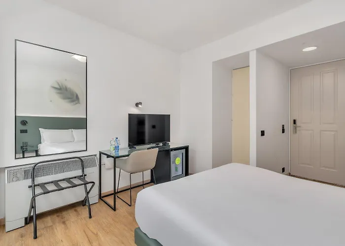 Hotel B&B Hotel Alba 3*