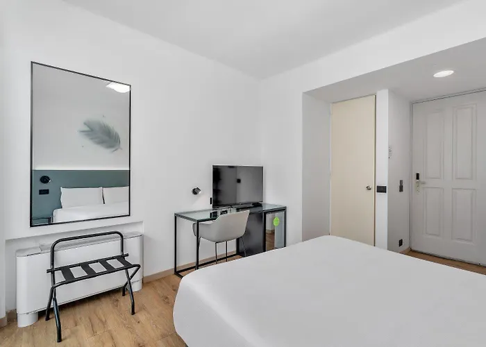 B&B HOTEL Alba 3*
